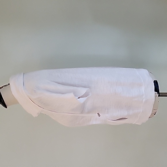 Weekends by CHICO'S white cotton zip up top with pockets. Size is s/m. - Picture 2 of 8